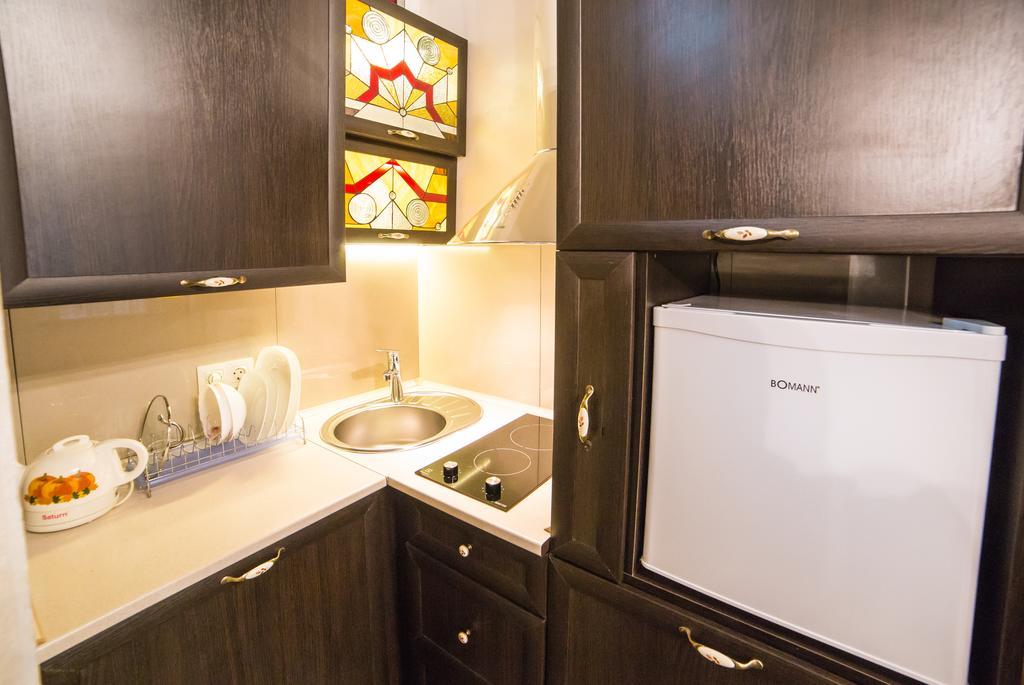 Apartment On Valova 16-2- 2 Minutes To Market Square Lviv Buitenkant foto